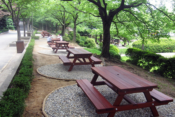 학교 휴게공간, 토론과 만남의 공간으로 변하다